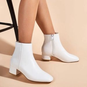 Square Toe Minimalist Chunky Heeled White Boots - Size 9.5